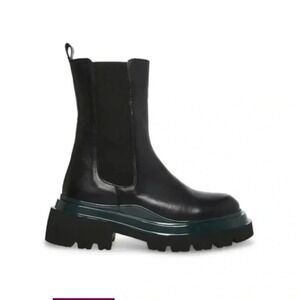 Steve Madden Buxton Chelsea Boots in Black Leather with a Green Accent